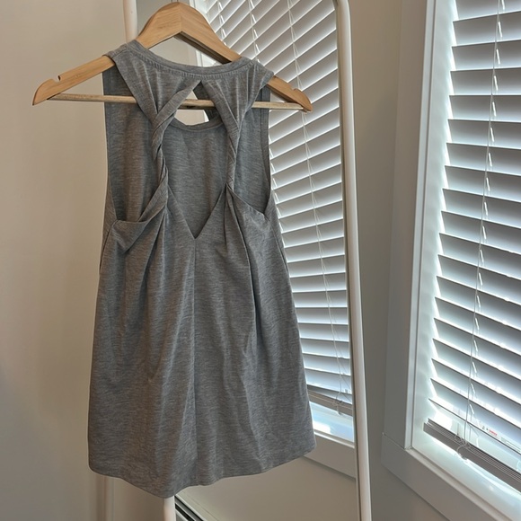 Vera Moda Gray Sleeveless Open Racerback Top - Picture 4 of 5